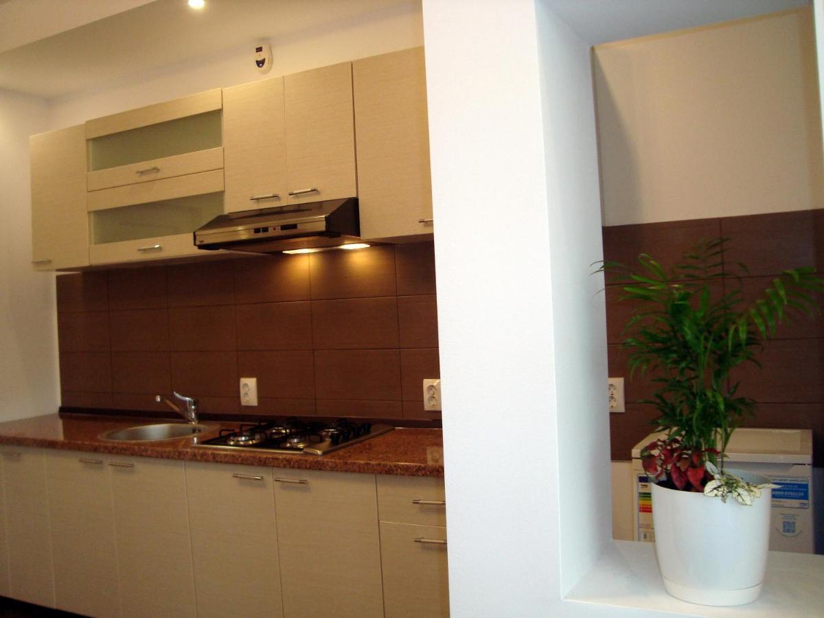 Casa Cu Flori Hotel บุชเตนี ภายนอก รูปภาพ
