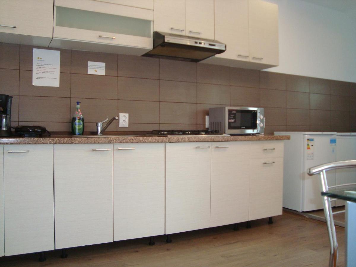 Casa Cu Flori Hotel บุชเตนี ภายนอก รูปภาพ