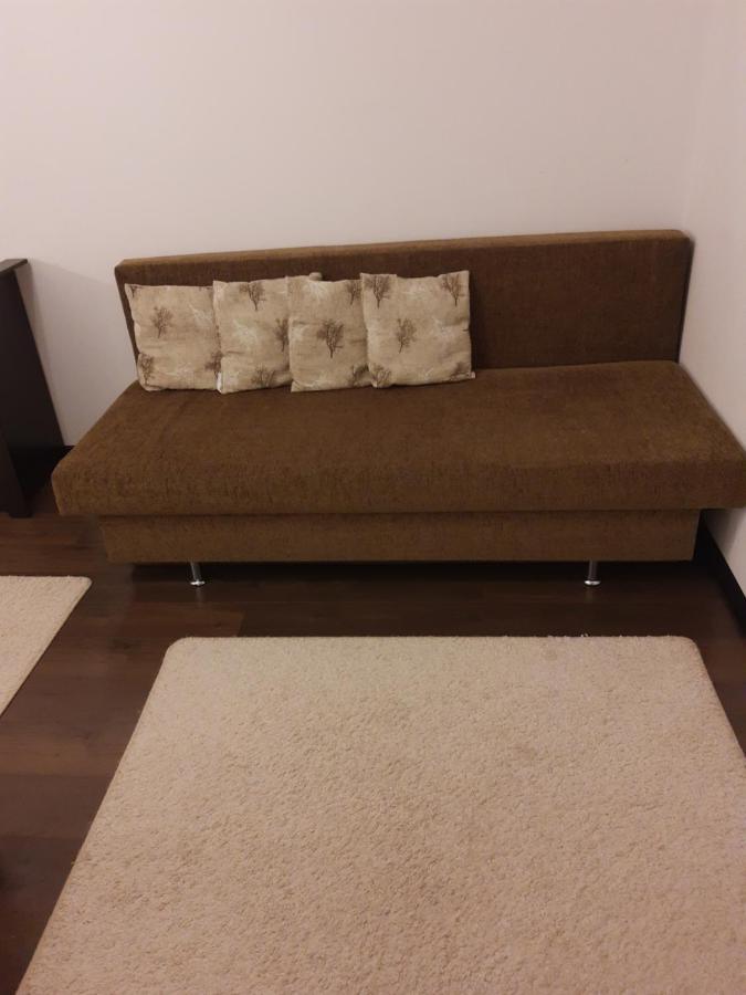 Casa Cu Flori Hotel บุชเตนี ภายนอก รูปภาพ