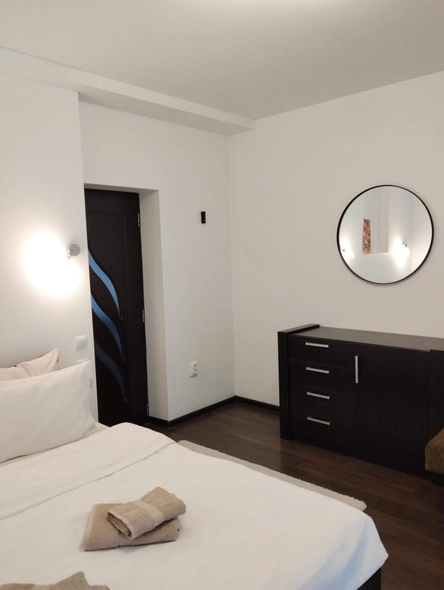 Casa Cu Flori Hotel บุชเตนี ภายนอก รูปภาพ